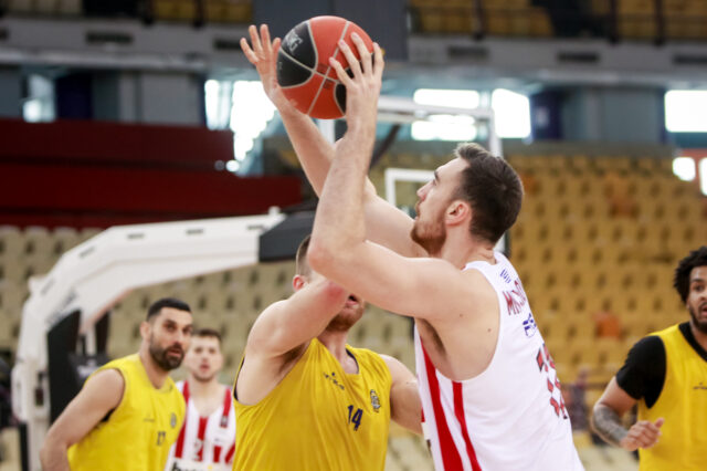 LIVE Chat με τον Σπύρο Καβαλιεράτο