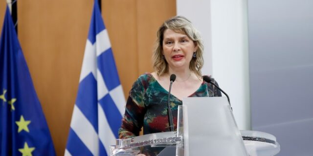 Παπακώστα: “Το πρόγραμμα της ΝΔ πλήττει τη μεσαία τάξη”