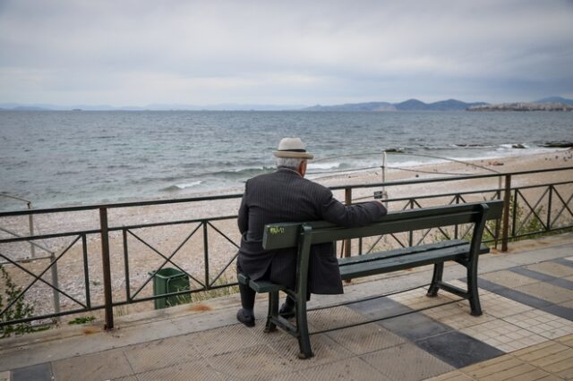 Καιρός: Επανέρχεται η θερμοκρασία σε κανονικά επίπεδα – Τοπικές βροχές