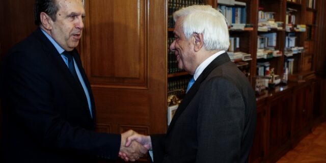 Παυλόπουλος: Ραχοκοκαλιά της οικονομίας η μικρομεσαία επιχείρηση