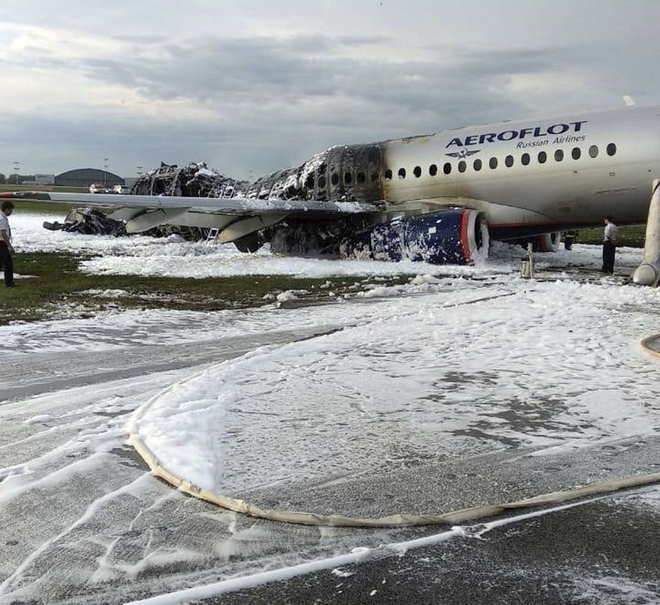Μόσχα: Μαρτυρίες επιβατών για τη μοιραία πτήση – “Το αεροσκάφος  χτυπήθηκε από κεραυνό”
