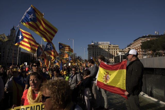 Ισπανία: Πλειονότητα οι Καταλανοί που τάσσονται κατά της ανεξαρτησίας της περιοχής