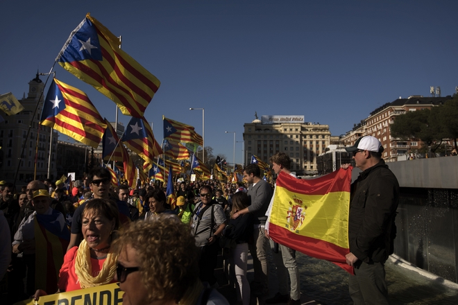 Ισπανία: Πλειονότητα οι Καταλανοί που τάσσονται κατά της ανεξαρτησίας της περιοχής