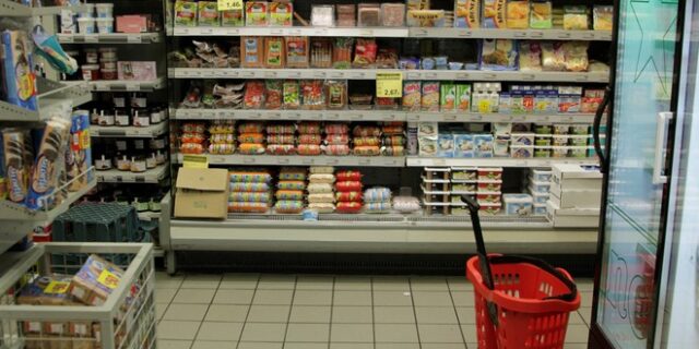 Μείωση ΦΠΑ: 7.500 περίπου προϊόντα αφορά το μέτρο – Τι κερδίζουν τα νοικοκυριά