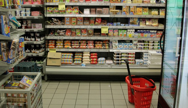 Αυτά είναι τα προϊόντα με ΦΠΑ 6% – Ποια τρόφιμα και υπηρεσίες “πέφτουν” στο 13%