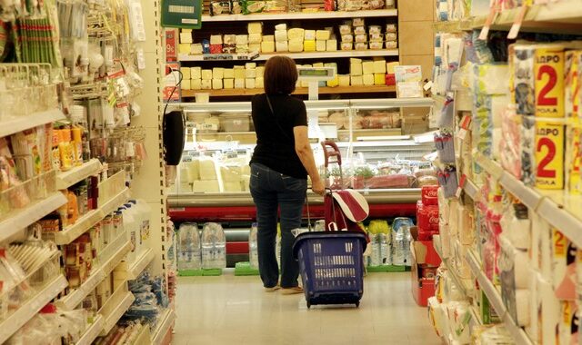 Από Δευτέρα: Μειώνουν τον ΦΠΑ τα σούπερ μάρκετ