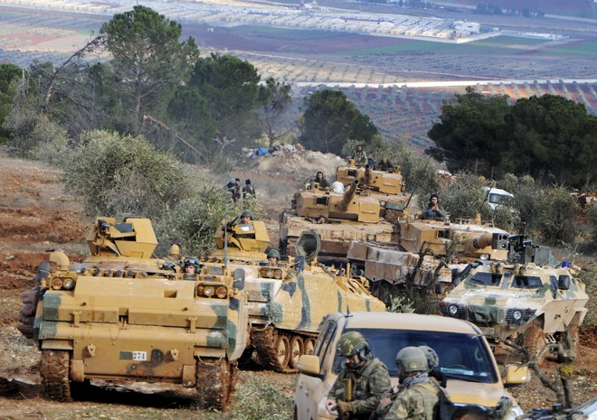 Reuters: Η Τουρκία εξοπλίζει Σύρους αντάρτες για να απωθήσουν επίθεση δυνάμεων της Δαμασκού