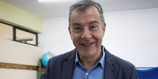 Θεοδωράκης: Για να γεννηθούμε, ένα σπερματοζωάριο δεν δείλιασε, πήγε μπροστά. Μην δειλιάσεις, ψήφισε