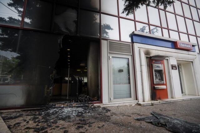 Επιθέσεις και πρόκληση φθορών σε τράπεζες σε Χαϊδάρι, Βύρωνα και Καισαριανή