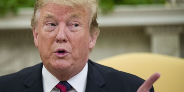 Ασφυκτική πίεση Τραμπ στην Κίνα – 25% σε όλα τα κινεζικά προϊόντα