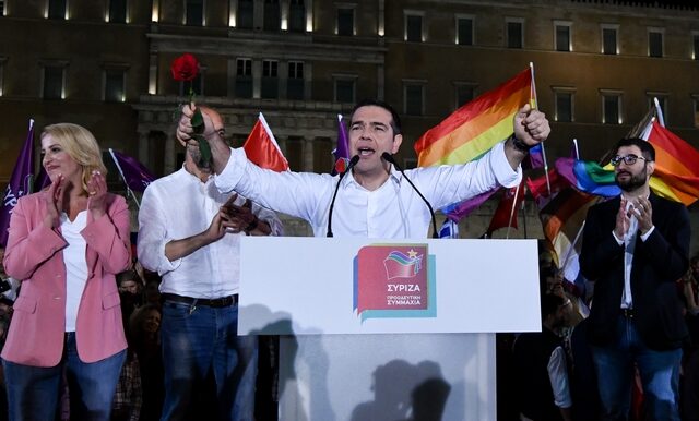 Plaudite, amici, comedia finita est