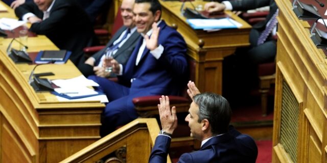 Κόντρα εκτός ορίων Τσίπρα με Μητσοτάκη – Γεννηματά: “Ρίχνετε το επίπεδο”