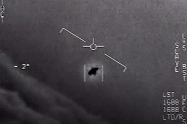 Βίντεο: Πιλότοι του Πολεμικού Ναυτικού “έπιασαν” UFO να πετούν καθημερινά πάνω από τις ΗΠΑ