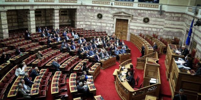 Την Τετάρτη ψηφίζεται η ρύθμιση για τις οφειλές σε εφορία και ασφαλιστικά ταμεία