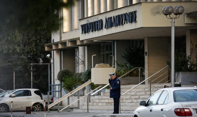 Σε δημόσια διαβούλευση το Σχέδιο Νόμου για τις Μονάδες Μέριμνας Νέων