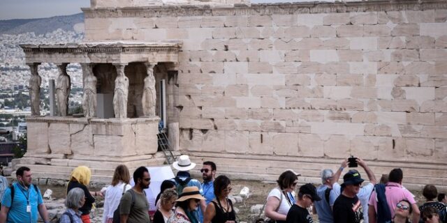Γιατί αντικαθίσταται ο αρχιφύλακας της Ακρόπολης