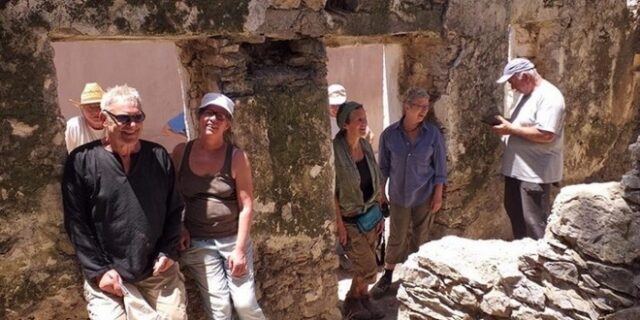 Κρήτη: Γερμανοί εθελοντές αναπλάθουν το χωριό Μιαμού