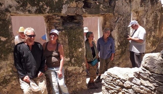 Κρήτη: Γερμανοί εθελοντές αναπλάθουν το χωριό Μιαμού
