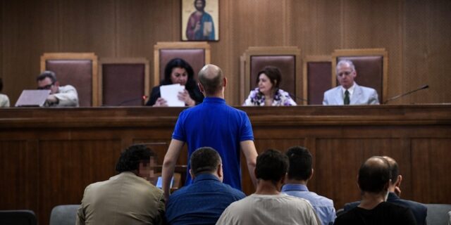 Δίκη Χρυσής Αυγής: “Δεν ξέρω, δεν είδα” η υπερασπιστική γραμμή του Αναδιώτη