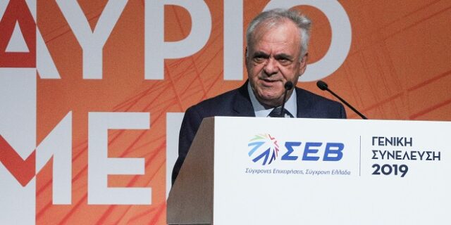 Δραγασάκης: “Στοχευμένες, αναπτυξιακές και δίκαιες φοροελαφρύνσεις”