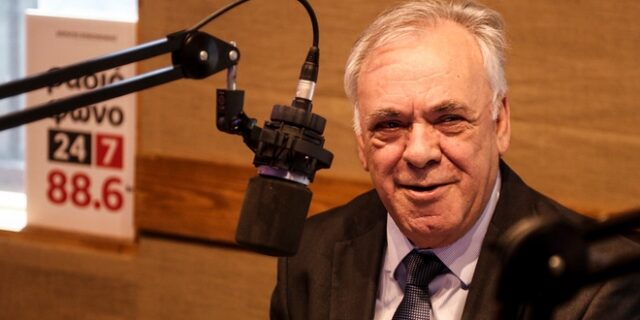 Γιάννης Δραγασάκης: “Ο Στουρνάρας κάνει εκδουλεύσεις στον Μητσοτάκη”