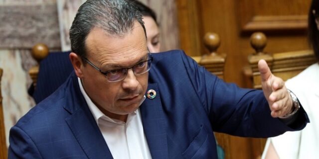 Καμία βουλευτική τροπολογία δεν έκανε δεκτή ο Φάμελλος: “Προστασία της κυβέρνησης και της Βουλής”