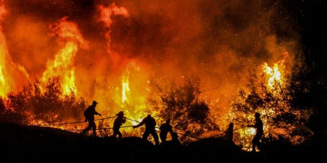 Φωτιά στην Εύβοια: Εκκενώθηκαν τέσσερις οικισμοί – Ξέσπασαν νέα μέτωπα