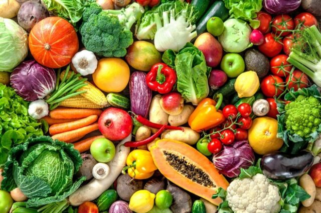 Η ανεπαρκής κατανάλωση φρούτων και λαχανικών αυξάνει τον κίνδυνο καρδιακής προσβολής και εγκεφαλικού