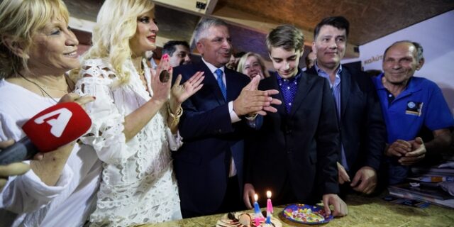Πατούλης: Πανηγυρισμοί και τούρτα γενεθλίων για το γιο του