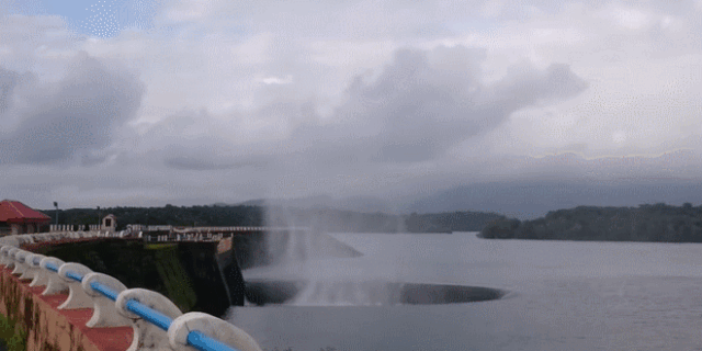 Βίντεο: Το χωριό που εμφανίζεται μία φορά τον χρόνο