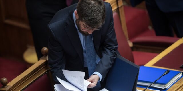 Αλλαγές Καλογήρου στον Ποινικό Κώδικα μετά τις αντιδράσεις: Κάθειρξη έως 10 έτη για τον βιασμό