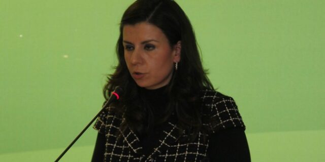 Μαρία Καρακλιούμη: “Το ενδεχόμενο ακυβερνησίας και το δίλημμα που θα θέσουν ΝΔ και ΣΥΡΙΖΑ”