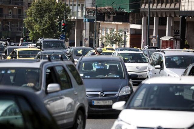 Κομφούζιο στους δρόμους της Αθήνας