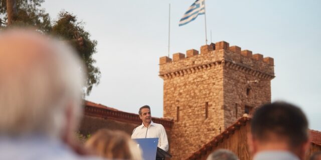 Η ΝΔ αναστέλλει όλες τις εκδηλώσεις της σε κλειστούς και ανοιχτούς χώρους