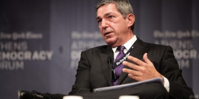 Ο Σταύρος Λαμπρινίδης και ο ρόλος του στο ταξίδι Αποστολάκη στην Ουάσινγκτον