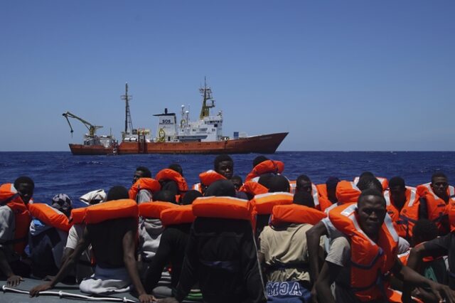 Γιατροί Χωρίς Σύνορα: “Επείγουσα έκκληση να απομακρυνθούν οι πρόσφυγες από τη Λιβύη και να μεταφερθούν στην Ευρώπη”