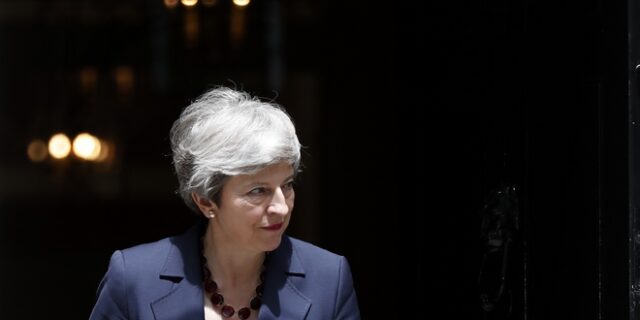 Τερέζα Μέι: Θα παραμείνω μέλος του κοινοβουλίου