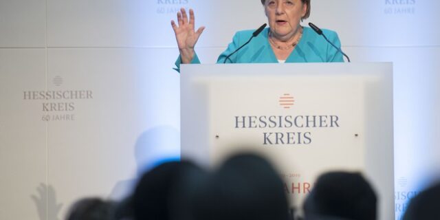 Αρνητική η Μέρκελ στην άμεση έναρξη ενταξιακών διαπραγματεύσεων ΕΕ – Β. Μακεδονίας