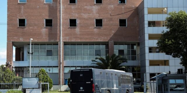 Συνελήφθη στη Νέα Σμύρνη ο τρίτος από τους τέσσερις δραπέτες του Μεταγωγών
