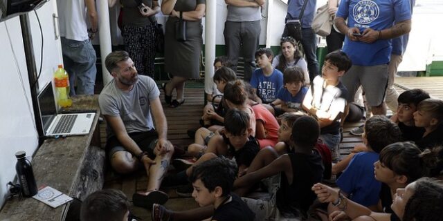 Υπόθεση Ρακέτε: “Στη Γερμανία όσοι διασώζονται από γερμανικές ΜΚΟ”