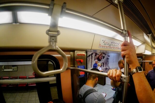 Ρεβύθης: Οργανωμένες σπείρες δημιουργούν συνωστισμό σε συρμούς του Μετρό για να κλέβουν τους επιβάτες