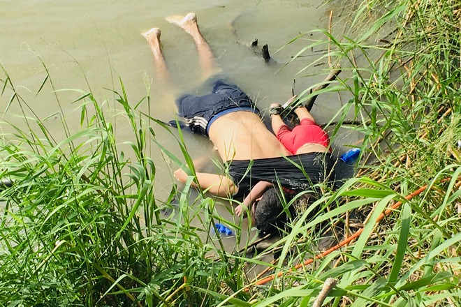 Ανείπωτη τραγωδία στο Μεξικό: 25χρονος μετανάστης και η 2χρονη κόρη του πνίγηκαν προσπαθώντας να φτάσουν στις ΗΠΑ