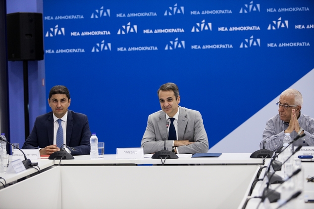 Συμβούλιο περιφερειαρχών ετοιμάζει ο Μητσοτάκης