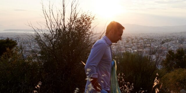 Ο Μητσοτάκης συμμετείχε σε καθαρισμό του Υμηττού- Προτεραιότητα η πολιτική προστασία