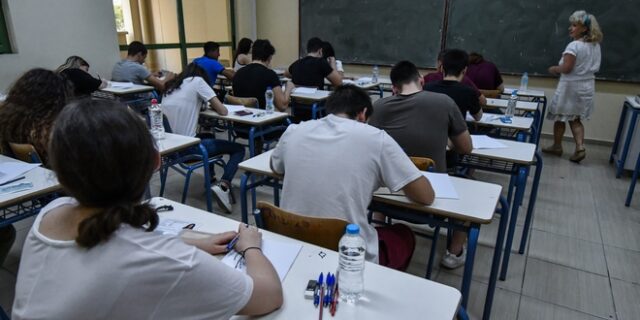 Πανελλήνιες 2019: Συνεχίζονται σήμερα με Φυσική, Ιστορία και Ανάπτυξη Εφαρμογών