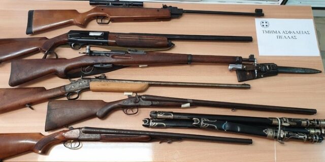 Συνελήφθη στην Πέλλα 49χρονος που είχε μετατρέψει το σπίτι του σε οπλοστάσιο