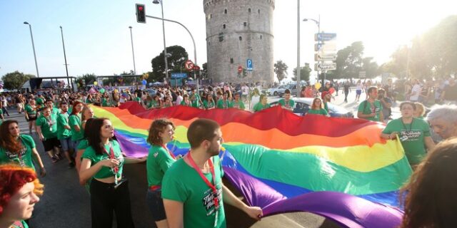 Thessaloniki Pride: Με ένα μεγάλο πάρτι ολοκληρώθηκε η πολύχρωμη παρέλαση της 8ης “πορείας υπερηφάνειας”