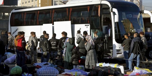 Πάνω από 1.500 Σύριοι πρόσφυγες “επέστρεψαν σπίτια τους” το τελευταίο 24ωρο