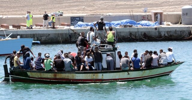 Λιβύη: Πτώματα γυναίκας και παιδιού ανασύρθηκαν μετά από ναυάγιο-27 ακόμα μετανάστες αγνοούνται