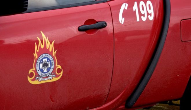 Υπό έλεγχο η φωτιά στην βιοτεχνία επίπλων στο Σχηματάρι-Από τζάμια τραυματίστηκε ο ιδιοκτήτης